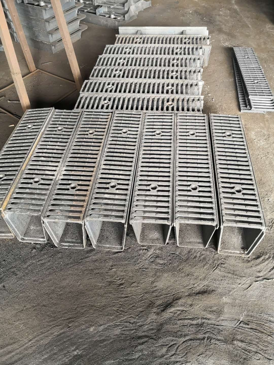 Ductile manhole cover 09